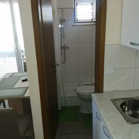 Maja-vir Apartment *