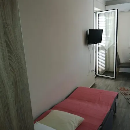 Maja-vir Apartment *