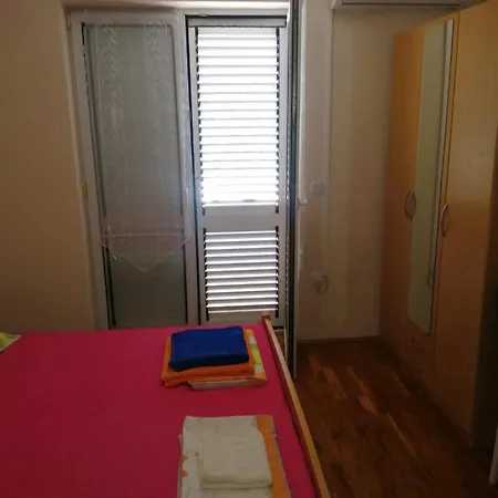 Maja-vir Apartment Vir