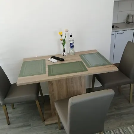 Maja-vir Apartment *